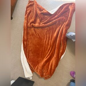 Threshold Reversible Plush Sherpa Blanket - Rust Orange & Cream